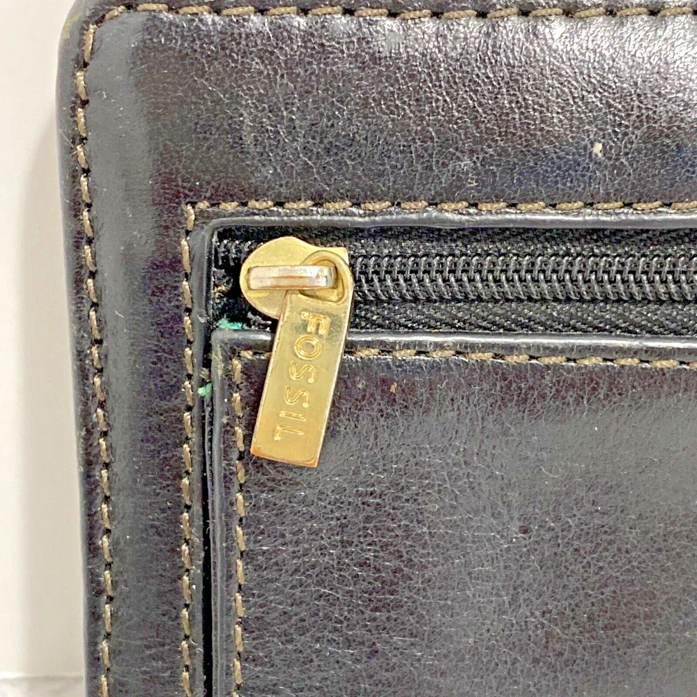 Vintage Fossil black leather wallet bifold coin pocket contrast interior ID slot